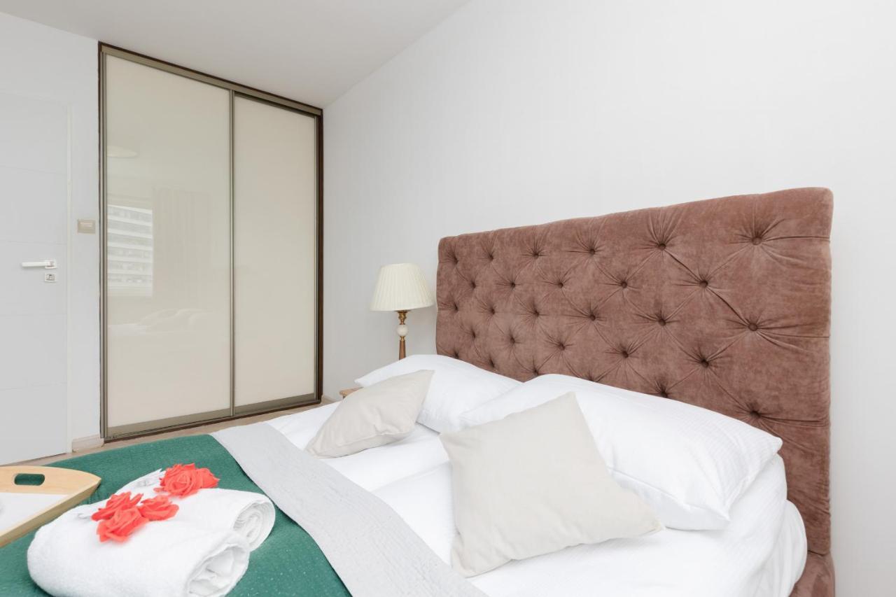 Zlota Apartment Center Of Warsaw By Noclegi Renters Eksteriør bilde